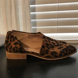NWOT Leopard Print Side Cutout Flats